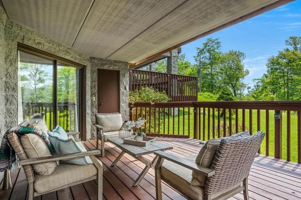 Views & Fireplace - Minutes To Gburg And Ober - Condo 蓋特林堡 外观 照片