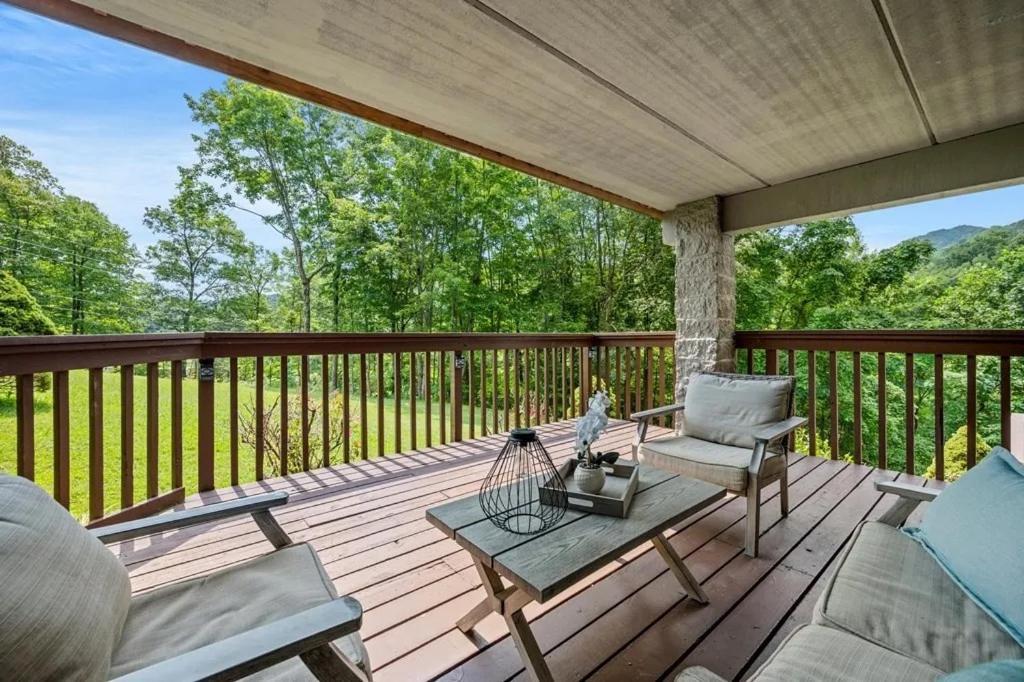 Views & Fireplace - Minutes To Gburg And Ober - Condo 蓋特林堡 外观 照片